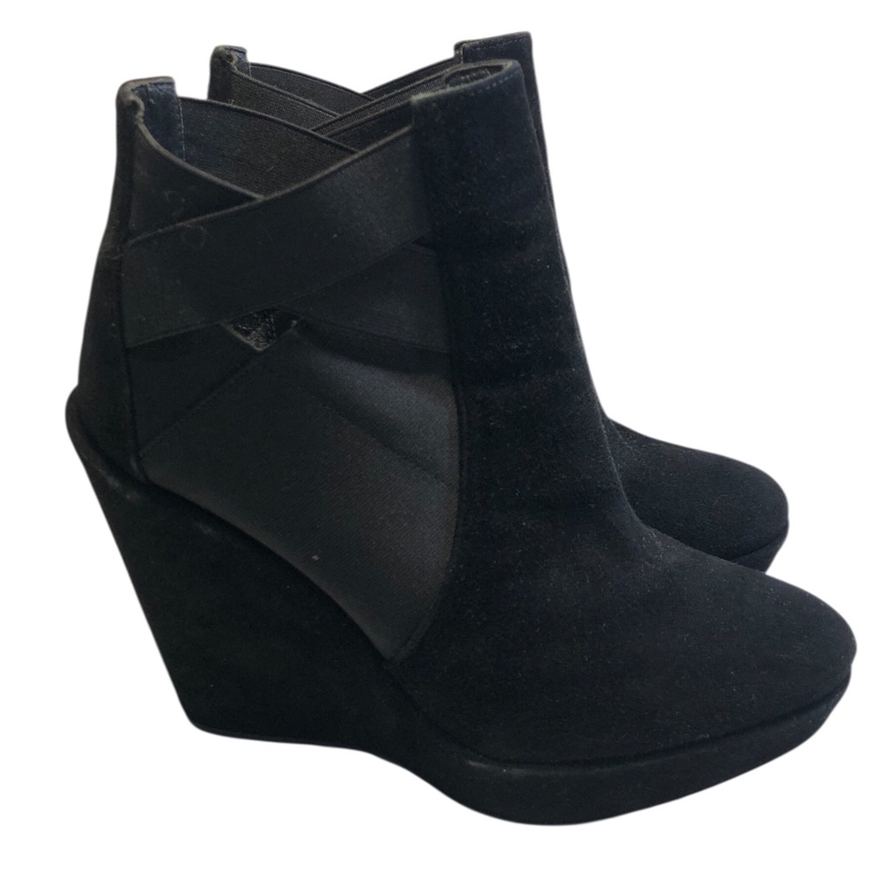 Stuart Weizmann Black Suede Wedges Women’s Size 8.5